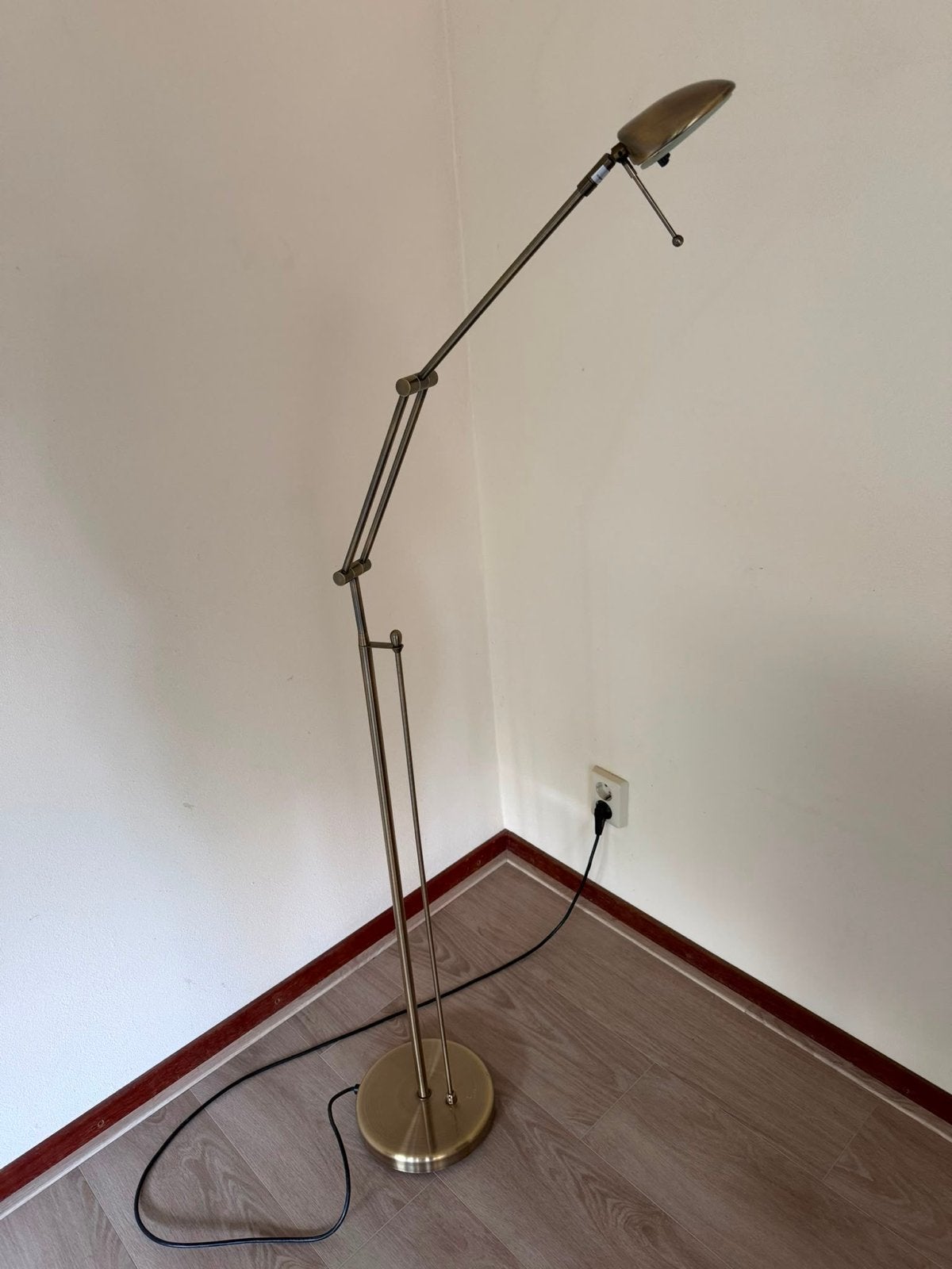 T.e.a.b: Verstelbare vloerlamp met zwenkarm - messingkleurig, Ophalen, Gebruikt, Metaal, 150 tot 200 cm