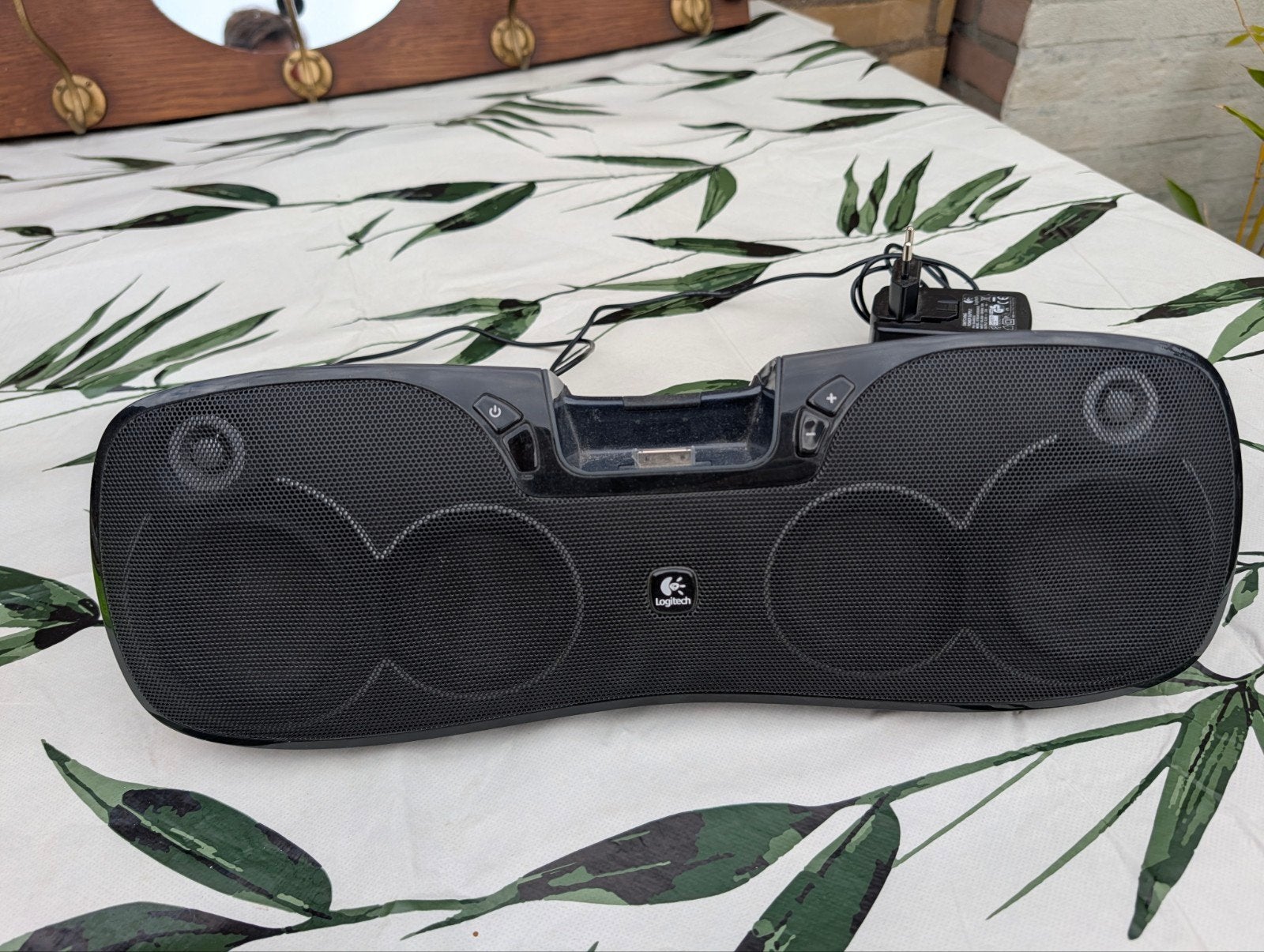 Logitech S715i iPod Draagbare Speaker Dock, Gebruikt, Inclusief oplader, Logitech, Ophalen of Verzenden
