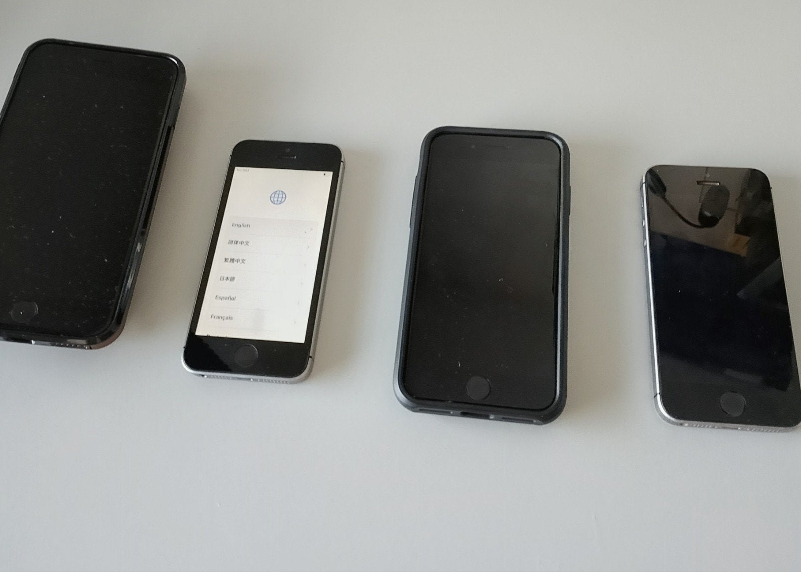 Diverse iPhones te koop  PER STUK 25 EURO. IK WIL ZE KWIJT !, Telecommunicatie, Mobiele telefoons | Apple iPhone, 128 GB, Wit