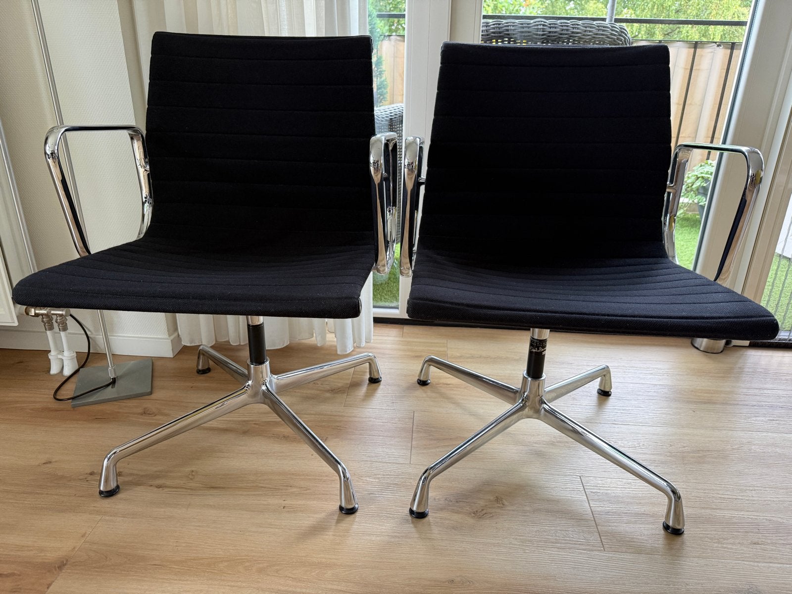 Set van 2 Originele Vitra EA 108 bureaustoelen - Zwart, Huis en Inrichting, Stoelen, Ophalen, Gebruikt, Twee, Zwart