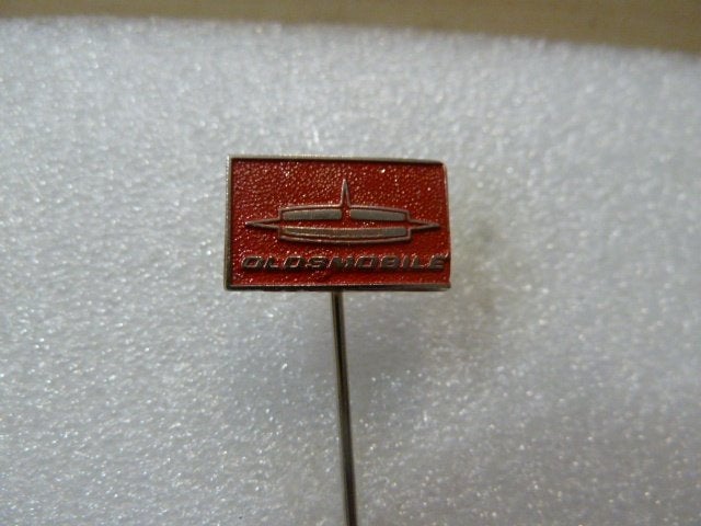 Vintage Oldsmobile Speldje Pin - Rood Emaille Logo, Ophalen of Verzenden, Gebruikt, Transport, Speldje of Pin