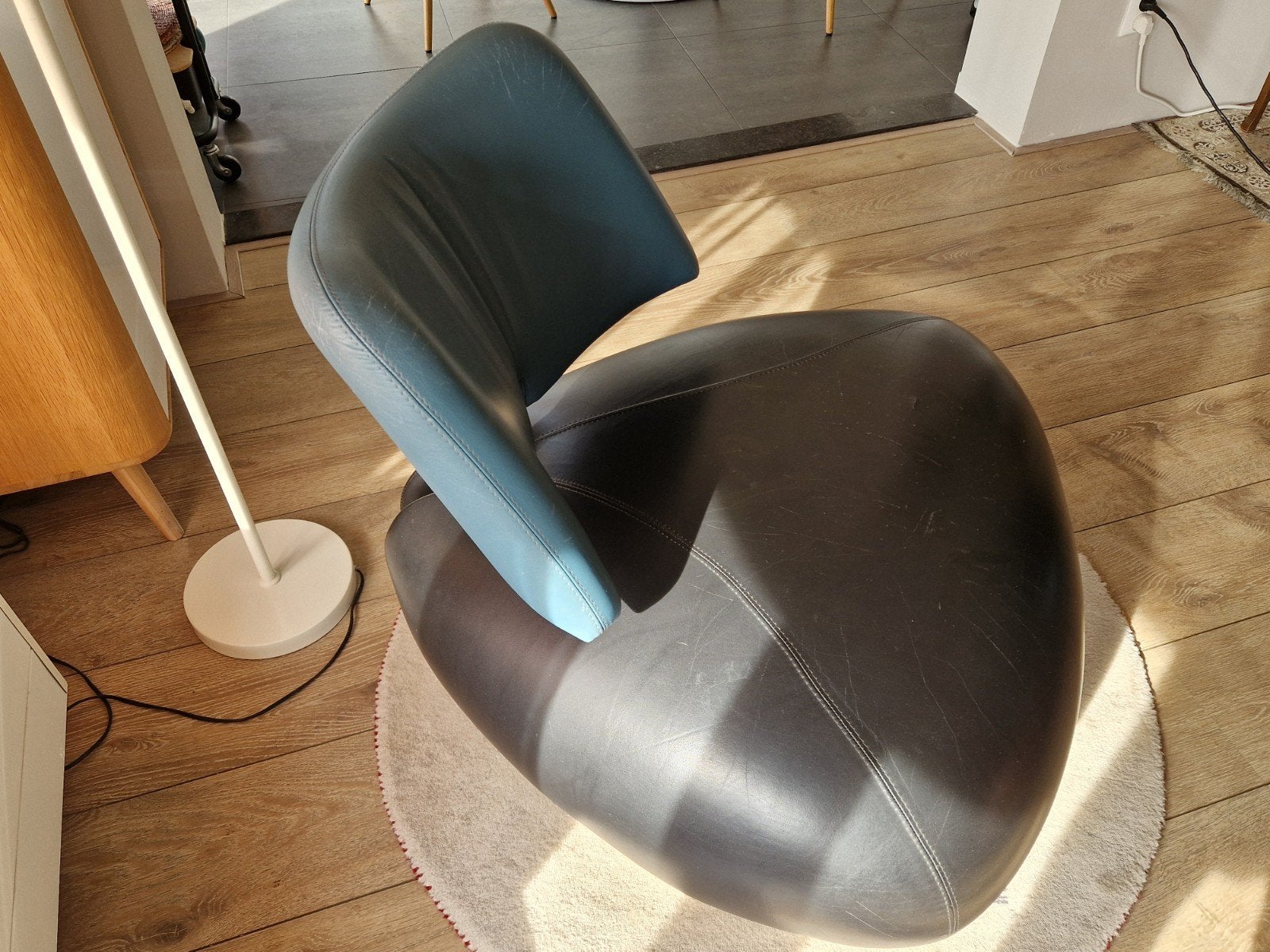 Leolux pallone fauteuil, Huis en Inrichting, Fauteuils, Gebruikt, Ophalen of Verzenden, 50 tot 75 cm, Leer