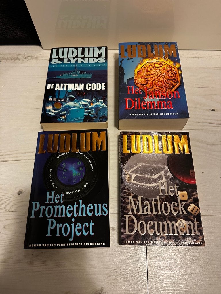 Robert Ludlum boeken, Ophalen of Verzenden, Gelezen