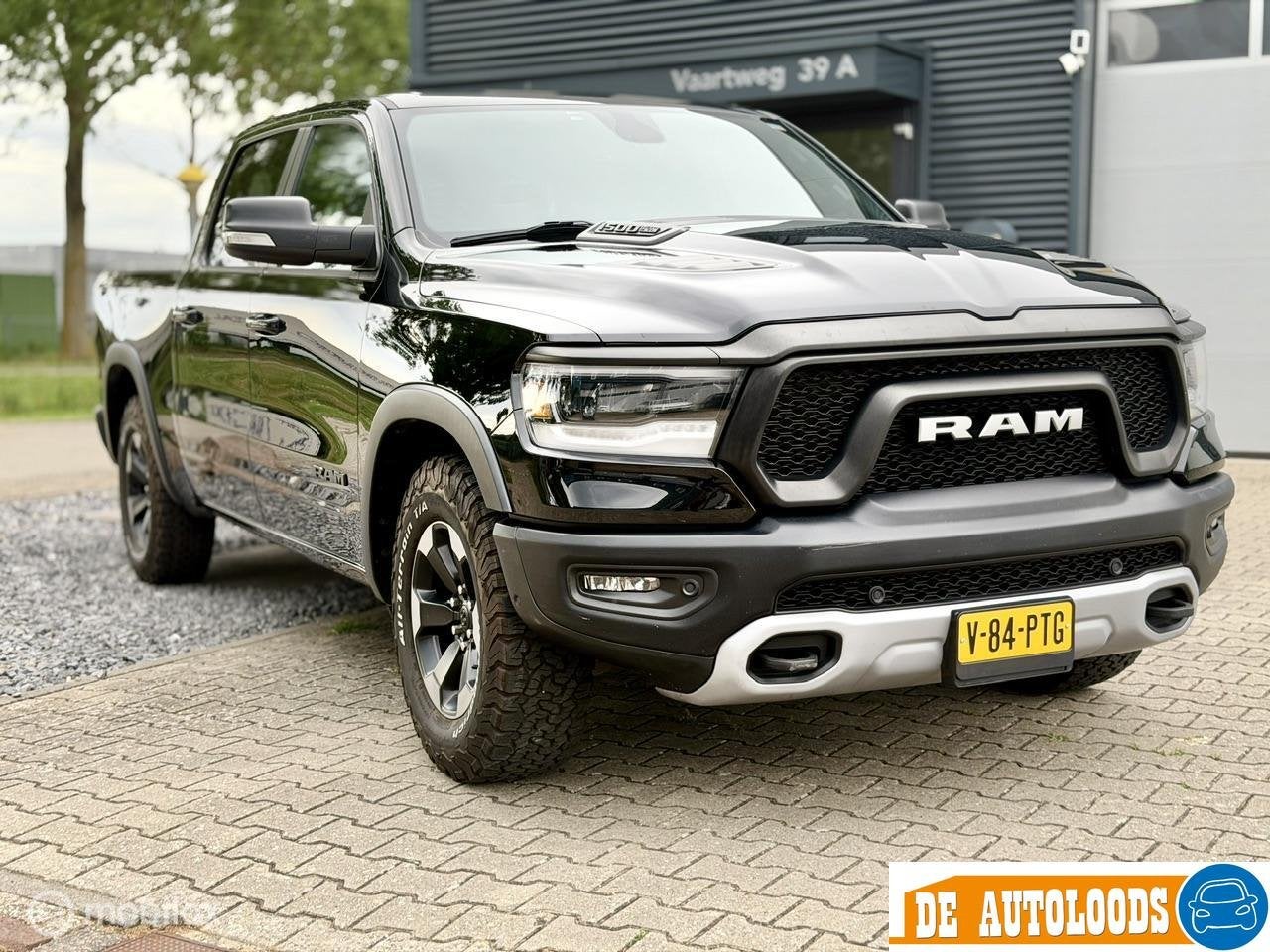 RAM 1500 Rebel 5.7 V8 HEMI | Pano | Luchtvering | 03-2020, Auto's, Automaat, Gebruikt, 5654 cc, Leder en Stof
