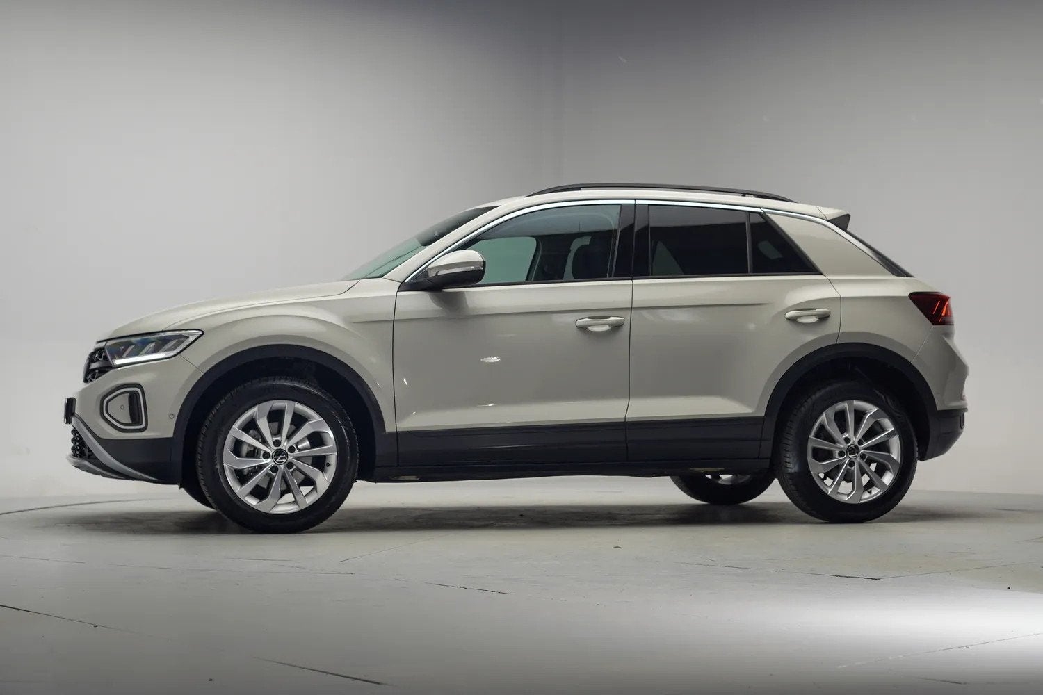 Volkswagen T-Roc 1.0 TSI Life [ LED Apple/Android Camera Cli, Auto's, Gebruikt, 1192 kg, Origineel Nederlands, Bedrijf