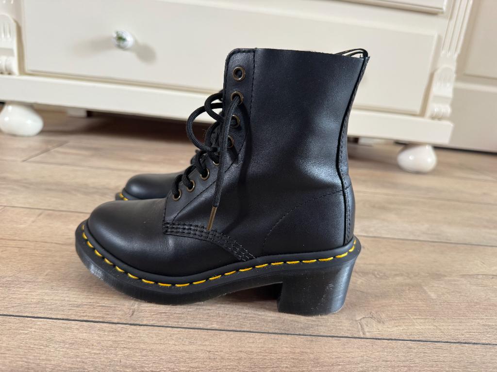 Dr. martens laarzen maat 36, Kleding | Dames, Schoenen, Zwart, Ophalen of Verzenden, Dr. Martens, Zo goed als nieuw