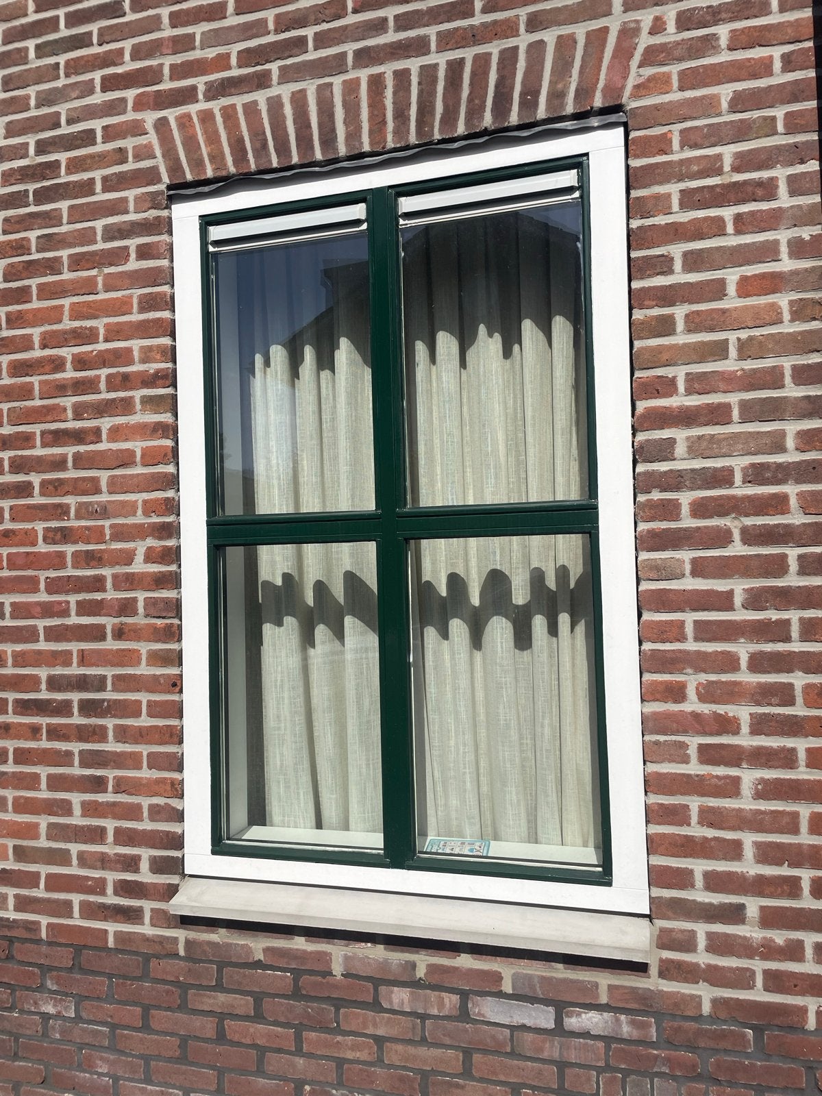 Houten kozijn met dubbel glas en ventilatieroosters, Ophalen, Gevelraam of Ruit, 160 cm of meer, Zo goed als nieuw
