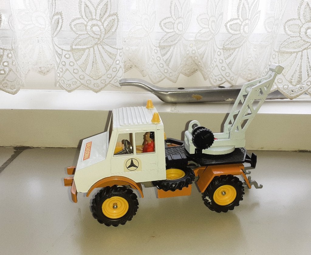 Mercedes Unimog breakdown truck - Britains, Hobby en Vrije tijd, Modelauto's | 1:32, Verzenden, Zo goed als nieuw, Tractor of Landbouw