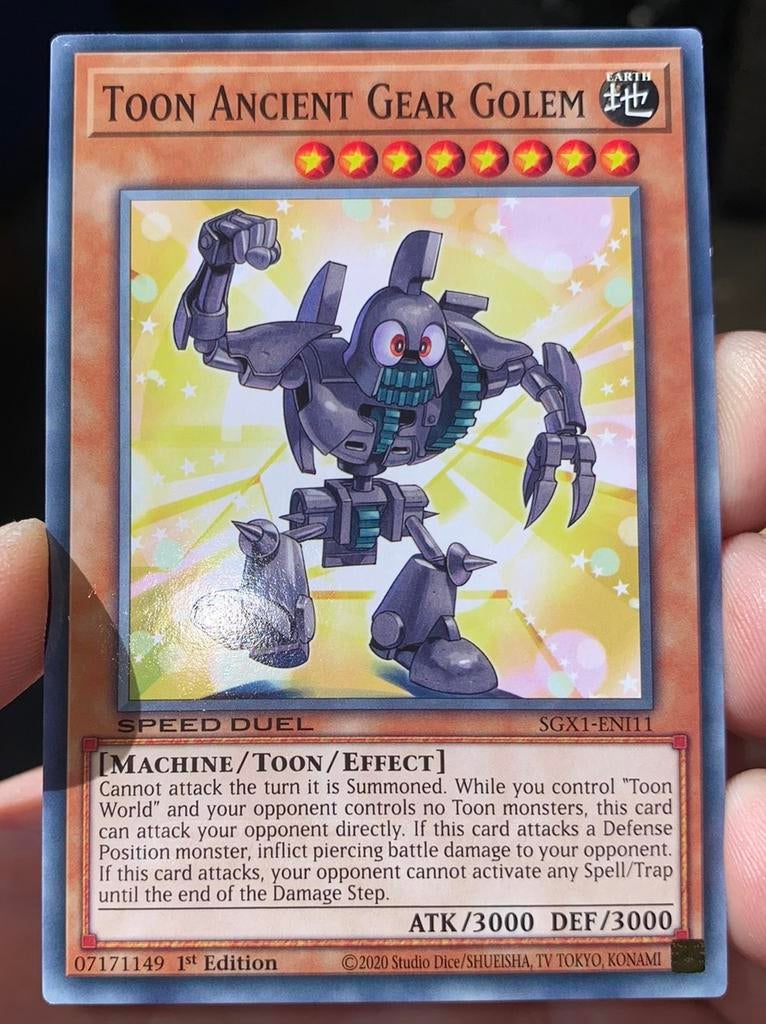 Yu-Gi-Oh! Toon Ancient Gear Golem SGX1 1st Edition !, Ophalen of Verzenden, Zo goed als nieuw, Losse kaart