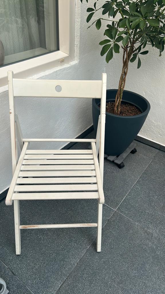 Witte houten klapstoel - Gebruikt, Huis en Inrichting, Stoelen, Gebruikt, Eén, Hout, Wit, Ophalen of Verzenden