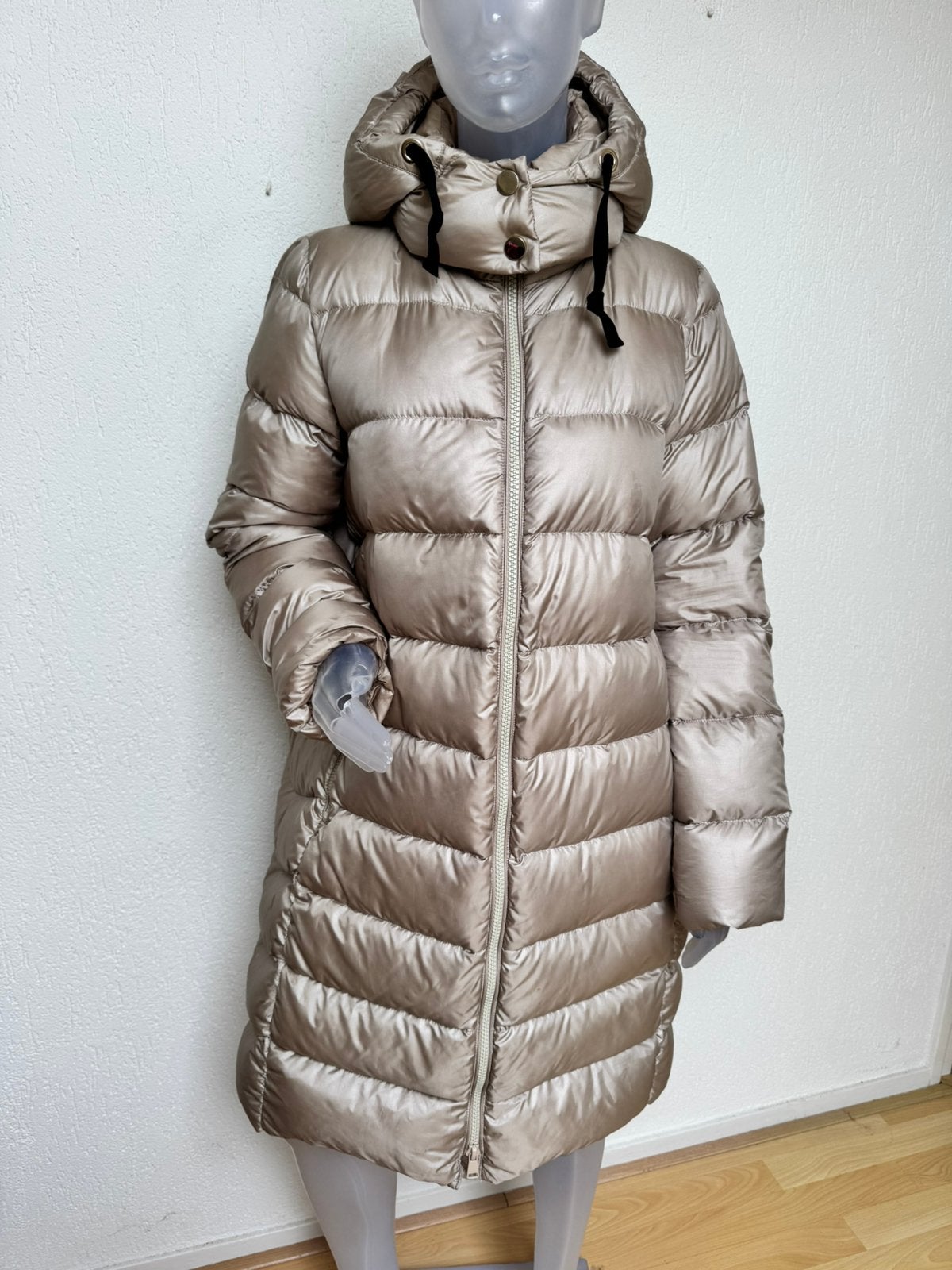 Intrend / max Mara light taupe warme dons jas - EU 38, Kleding | Dames, Verzenden, Zo goed als nieuw, Maat 38/40 (M)