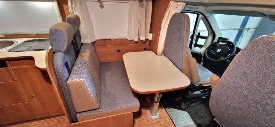 Carado T447 Camper - Perfect voor Reizen, Buscamper of Camperbus, Ringverwarming, Fiat, Fietsendrager