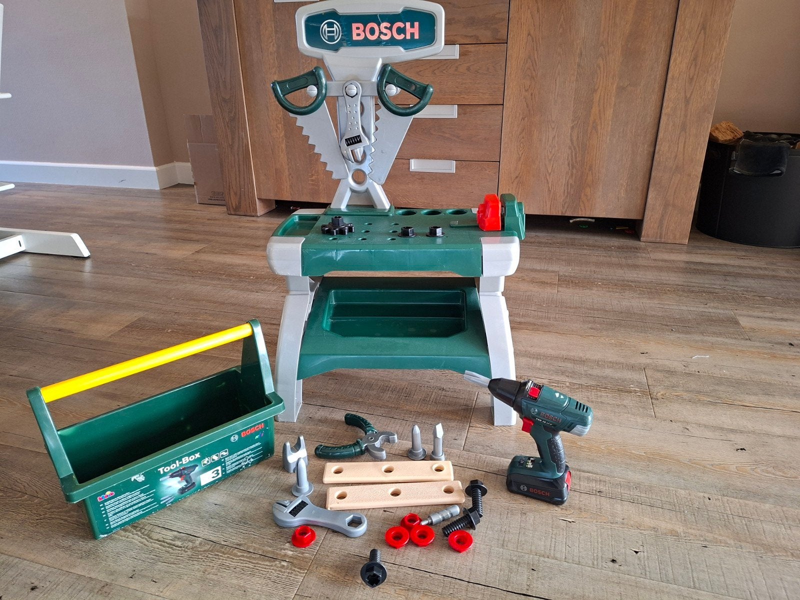 Bosch speelgoed werkbank met gereedschap en accessoires, Ophalen, Gebruikt, Bouwen, Met geluid