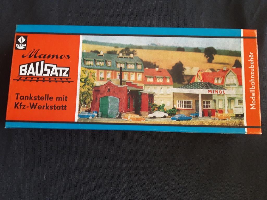 H0 bouwpakket MINOL tankstation en werkplaats DDR / GDR, Hobby en Vrije tijd, Modeltreinen | H0, Overige merken, Gelijkstroom of Wisselstroom
