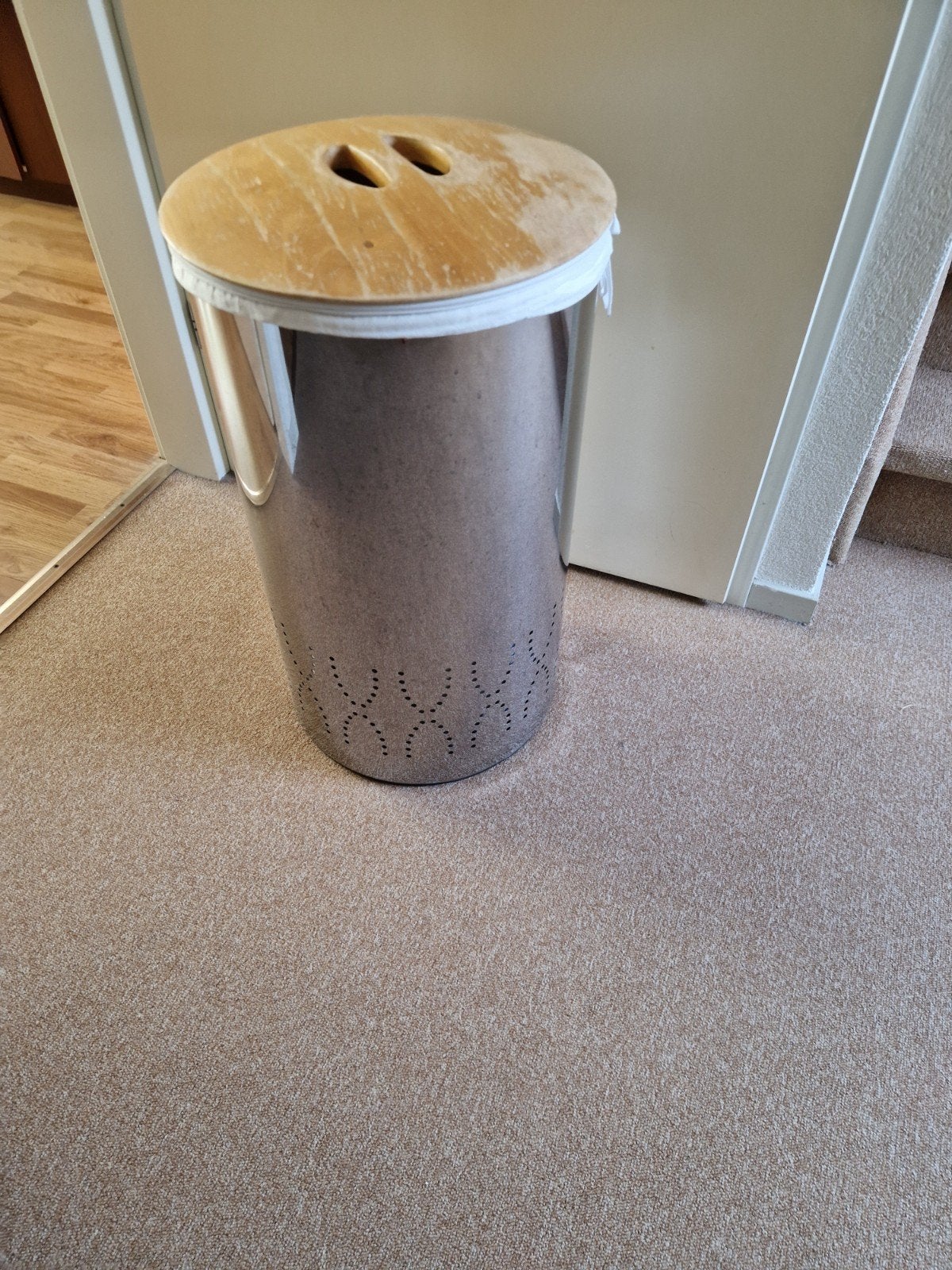 Brabantia wasmand met houten deksel, Ophalen, Gebruikt, 20 tot 30 liter, Overige materialen