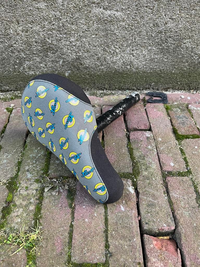 Odessey bmx zadel met sunday zadelpen, Fietsen en Brommers, Ophalen of Verzenden, Zo goed als nieuw