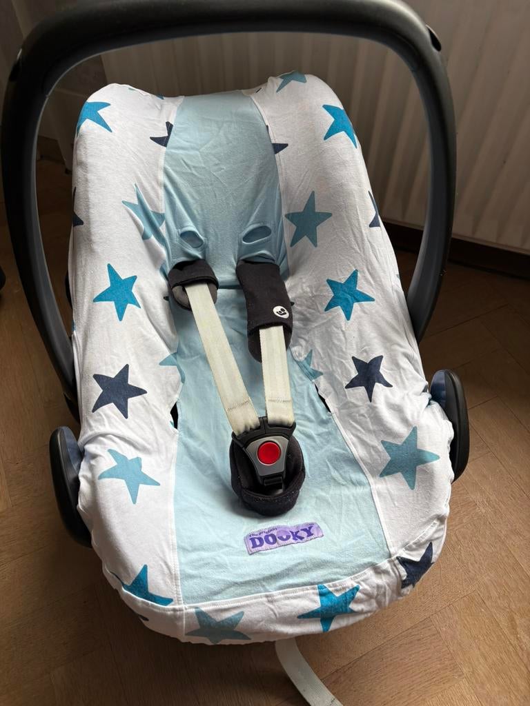 Dooky autostoelhoes maxi cosi hoes sterren lichtblauw, Overige merken, Overige methoden, Ophalen of Verzenden, Zo goed als nieuw