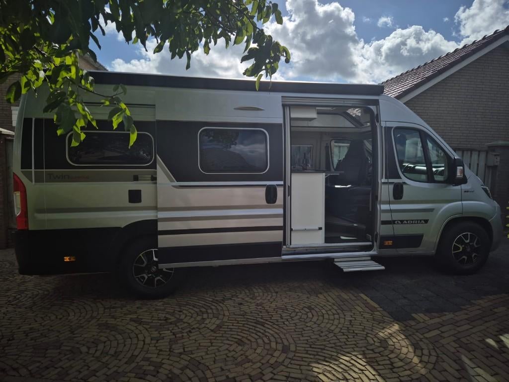 Adria Twin 640 SLB huren, buscamper huren, goedkoopste in nl, Caravans en Kamperen