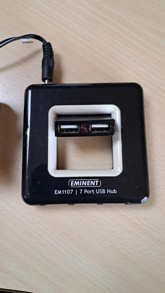 Eminent EM1107 7-Poorts USB Hub, Ophalen of Verzenden, Gebruikt, Eminent