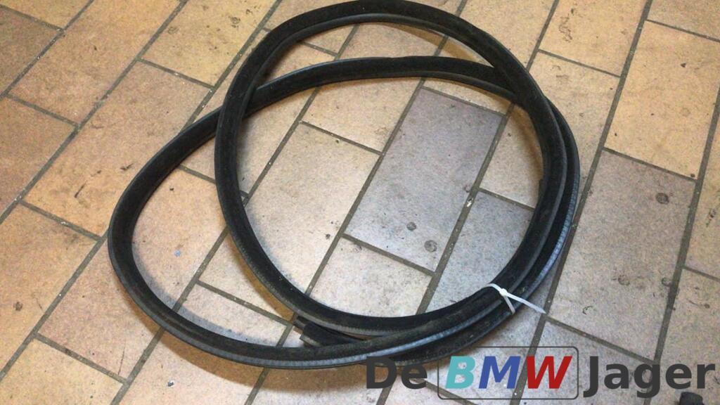 Deurrubber linksachter BMW 3 serie E46 touring, Gebruikt, Ophalen of Verzenden, BMW, BMW
