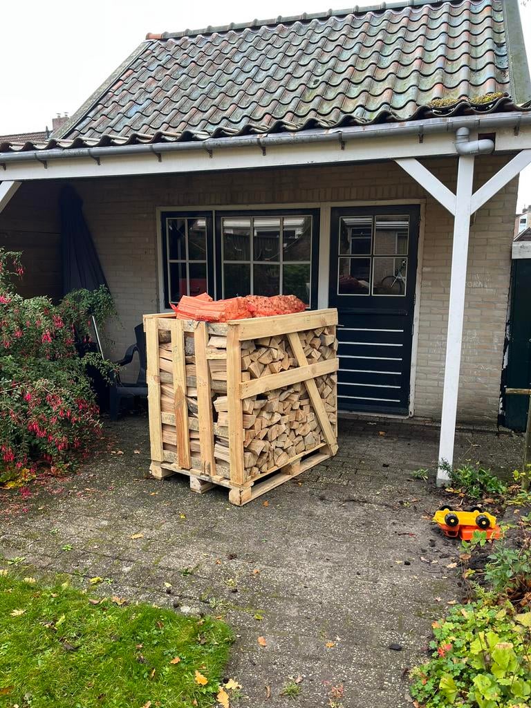 Gedroogd haardhout gratis aanmaakhout en bezorging, Minder dan 3 m³, Ophalen of Verzenden