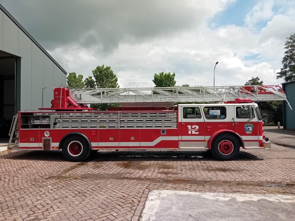 Seagrave Amerikaanse brandweerauto (Laddertruck), foto 7