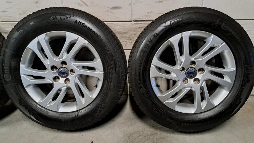 Foto 4 van Lichtmetalen velgen Volvo XC60 XC40 C40 EC40 V90cc 235/65/17