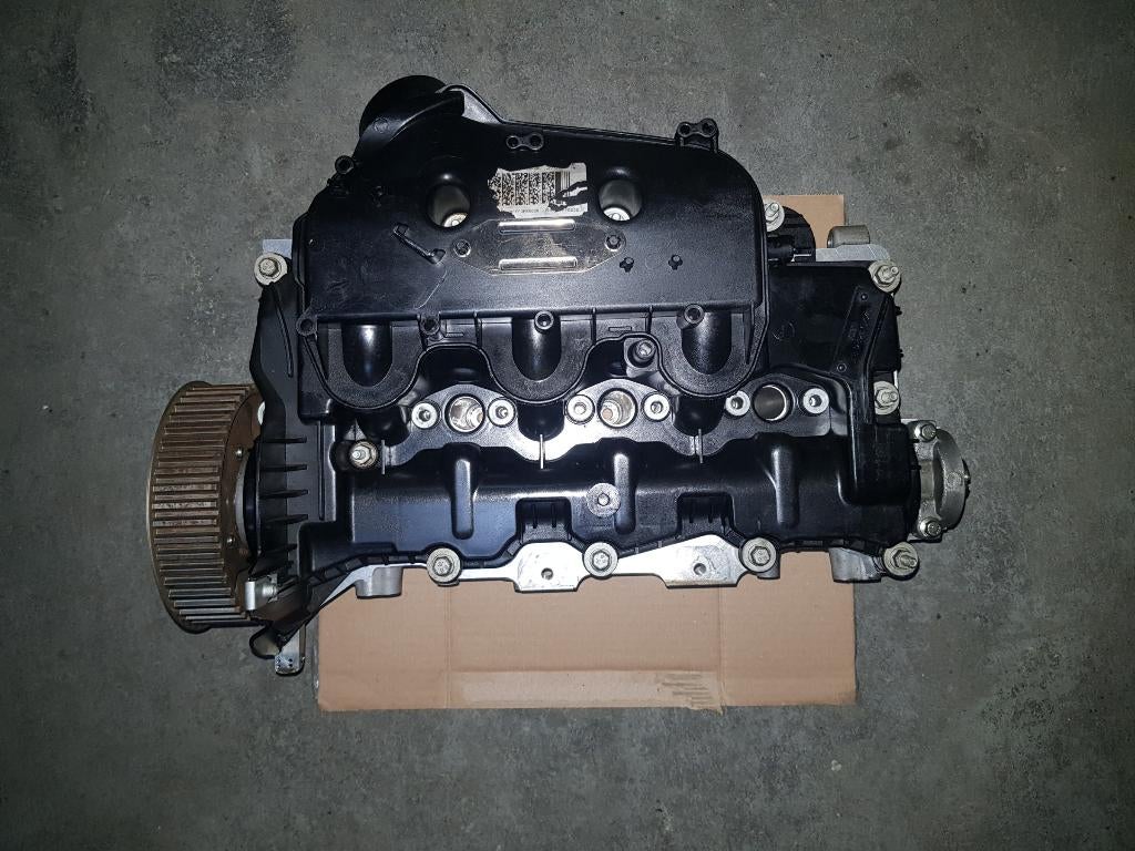 Cilinderkop Land Rover Range Rover Velar 3.0 D300 2018, Ophalen of Verzenden