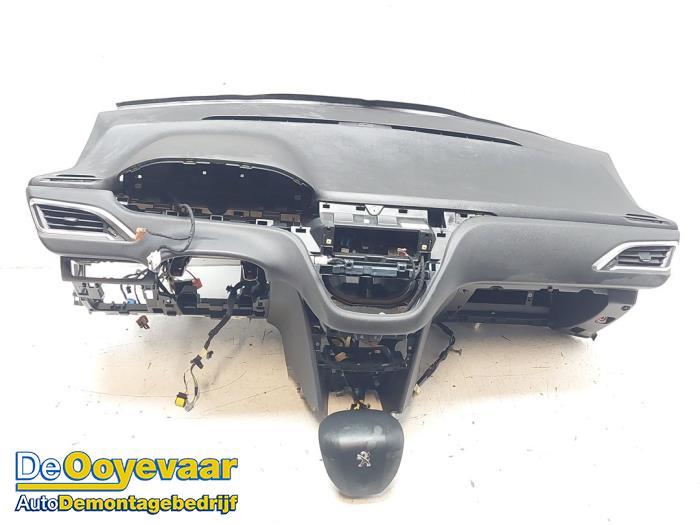 Airbag set + dashboard van een Peugeot 208 (208 12-), Gebruikt, -, -, Ophalen of Verzenden