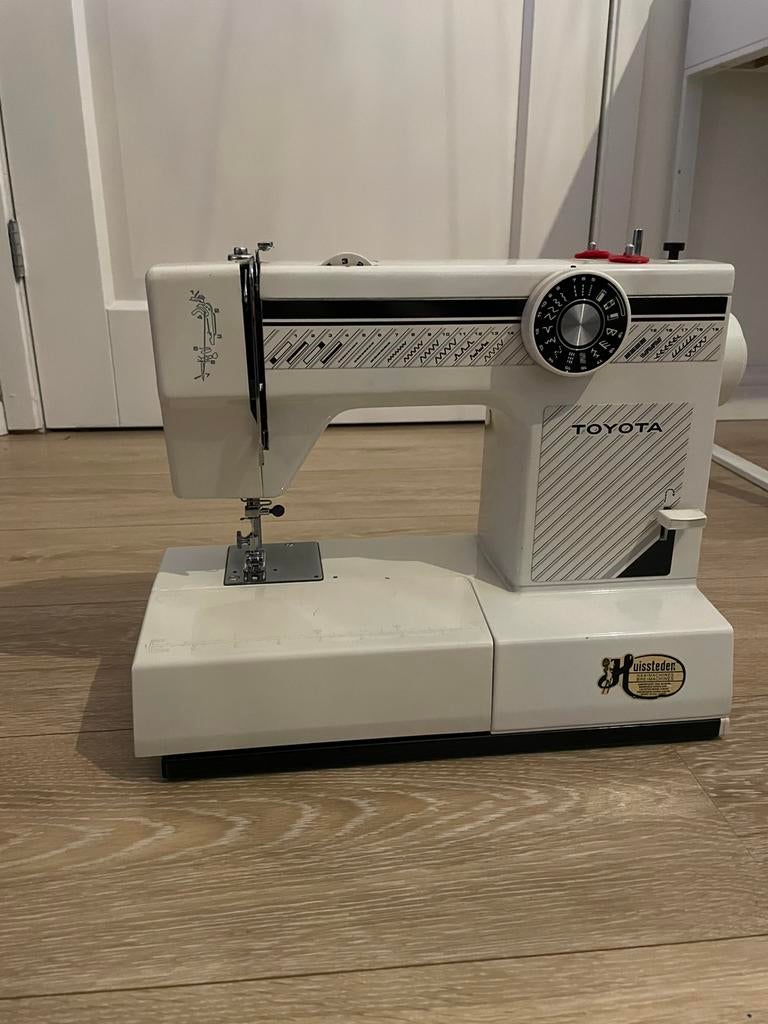 Naaimachine toyota, Ophalen, Gebruikt, Naaimachine, Overige merken