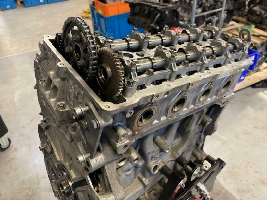 Foto 6 van Distributieketting vervangen / Motor revisie Mini cooper