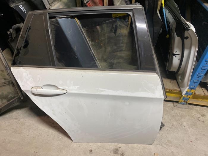 Portier 4Deurs rechts-achter van een BMW 3-Serie (300), Gebruikt, -, Deur, -