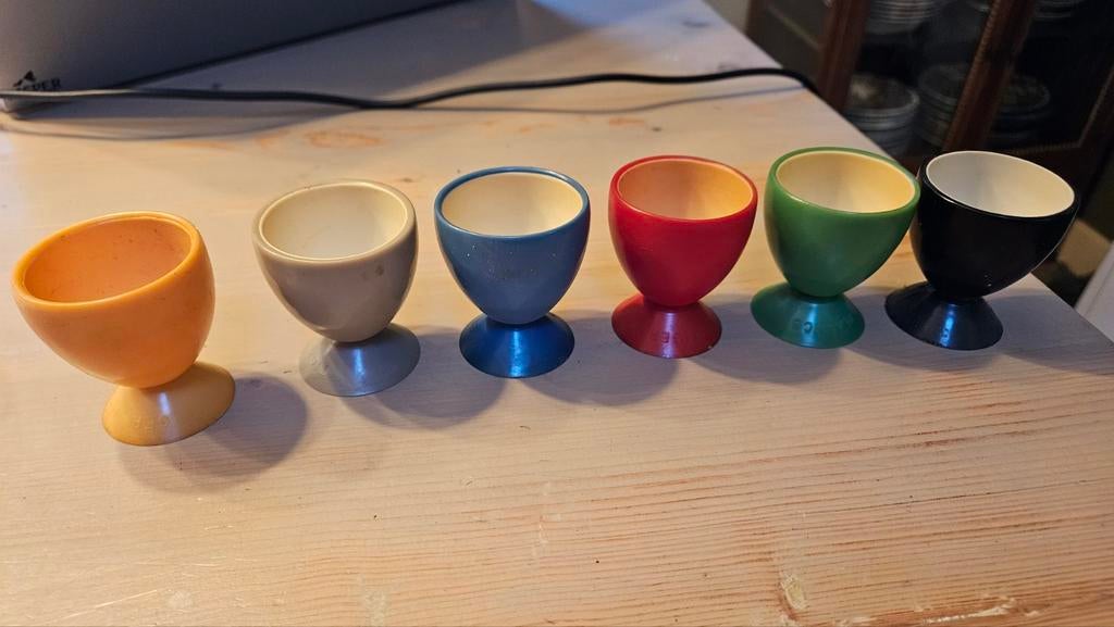 Vintage Tiger Plastics eierdopjes - set van 6, Huis en Inrichting, Ophalen of Verzenden, Gebruikt, Kunststof, Los bestek