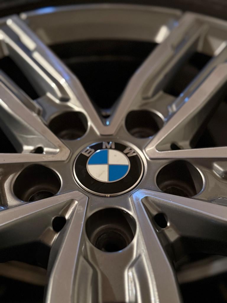 BMW winterbanden + velgen 17” | Pirelli Runflat | Topstaat, Auto-onderdelen, Banden en Velgen, Ophalen, Gebruikt, Velg(en), 17 inch