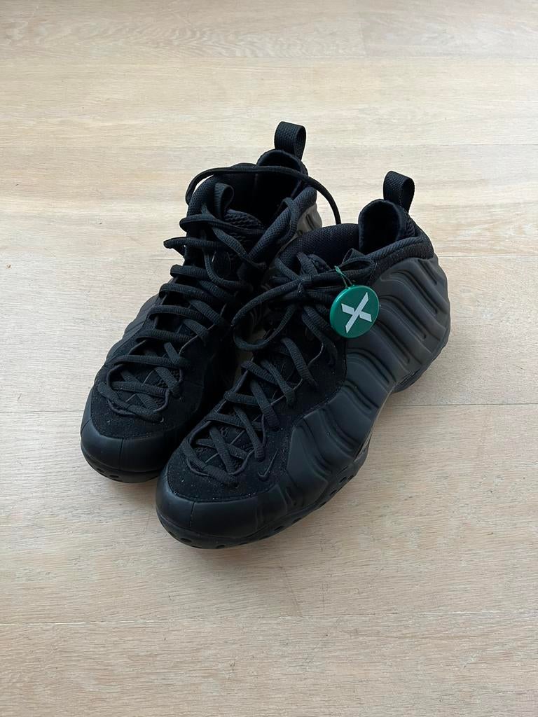 Nike Air Foamposite One Anthracite (2023), Kleding | Heren, Schoenen, Zo goed als nieuw, Zwart, Ophalen of Verzenden