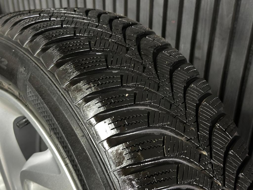 16 inch Winterset Opel Crossland 7-8mm €499,- zgan, Ophalen, 16 inch, Winterbanden, Banden en Velgen