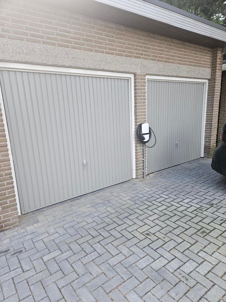 Twee garagedeuren te koop, Doe-het-zelf en Verbouw, Deuren en Horren, Gebruikt, 120 cm of meer, Garagedeur, Ophalen of Verzenden