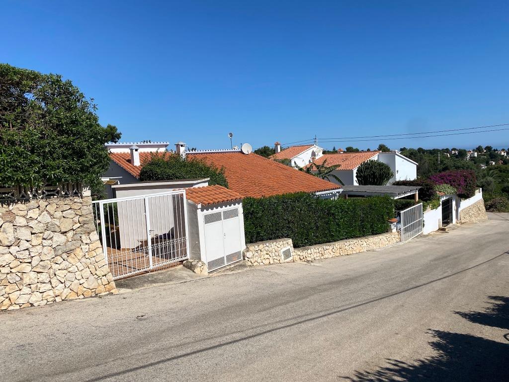 Foto 2 van Vrijstaande 4-persoons bungalow met privézwembad in Denia (M