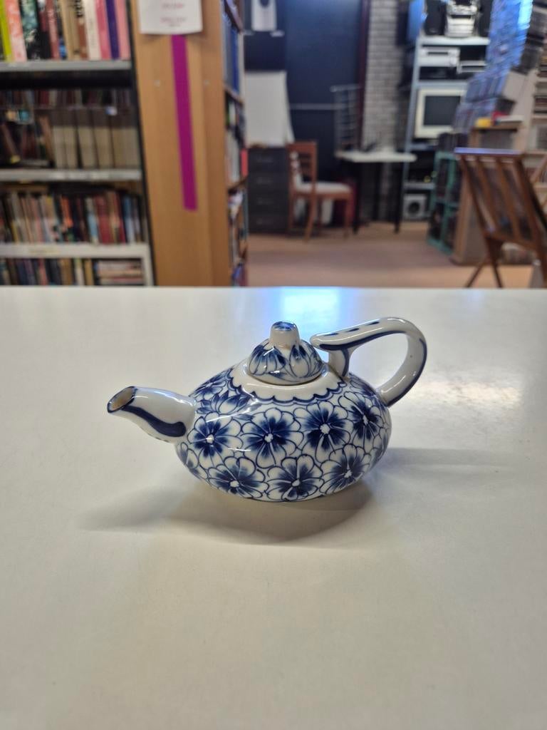 Miniatuur Theepotje Blauw/Wit - Phomex Vietnam, Onbekend, Ophalen of Verzenden, Onbekend, Gebruikt