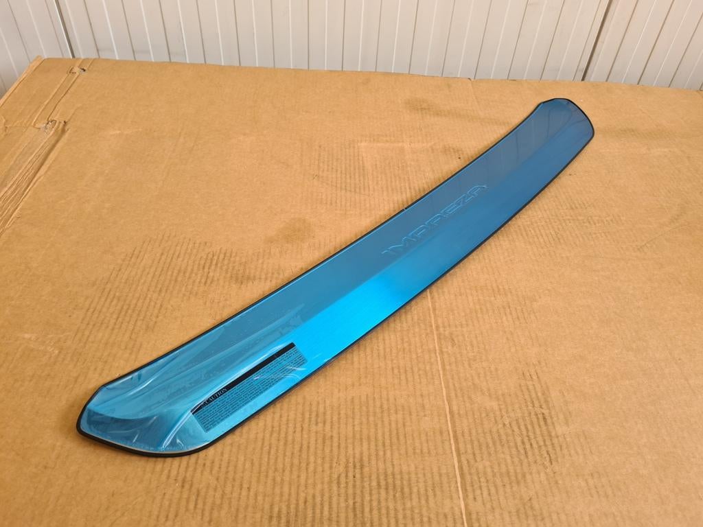 subaru impreza wagon GG rvs bumperplaat E7710FE000 nieuw oem, Subaru, Nieuw, Ophalen of Verzenden, Achter