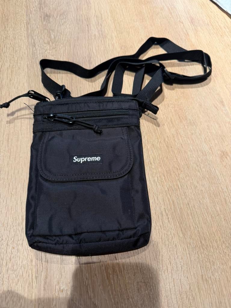 Supreme shoulder bag fw19, Ophalen of Verzenden, Zo goed als nieuw, Zwart, Overige merken
