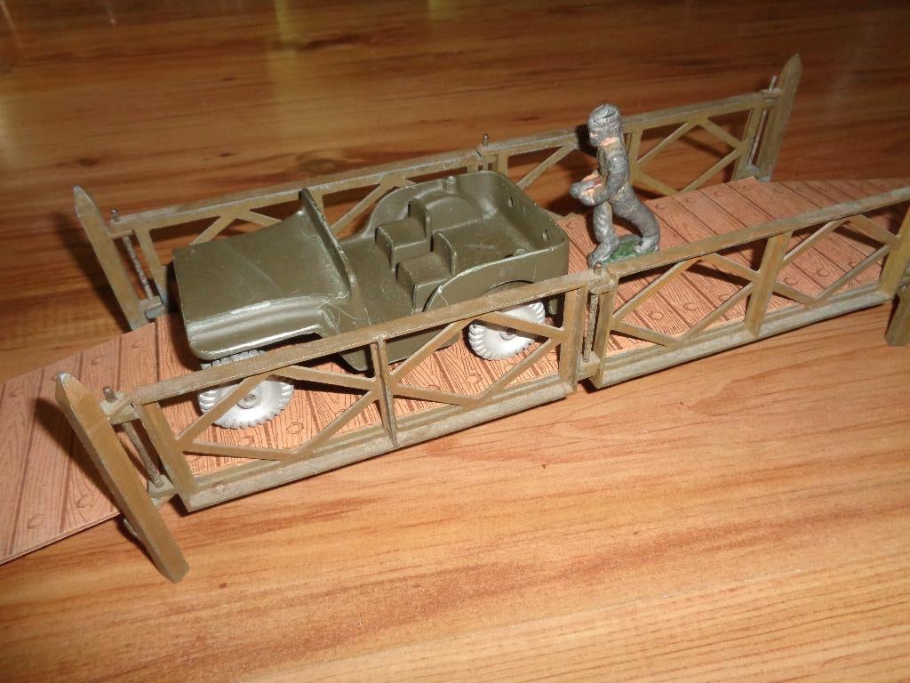 Bailey Bridge Victory Toys 1945 bevrijding opgebouwd, Verzamelen, Militaria | Tweede Wereldoorlog, Overige soorten, Overige typen