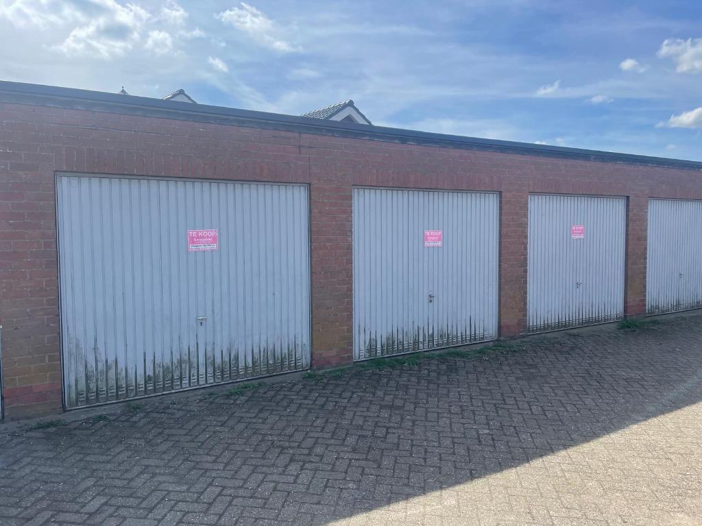 3 X Garagebox / Bergruimte Te Koop in Lienden