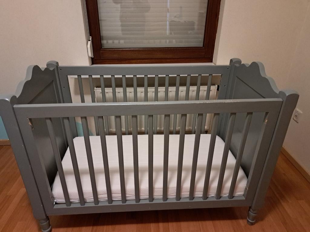 Baby commode, baby kast en baby bedje gratis af te halen., Ophalen of Verzenden, Gebruikt, Ledikant