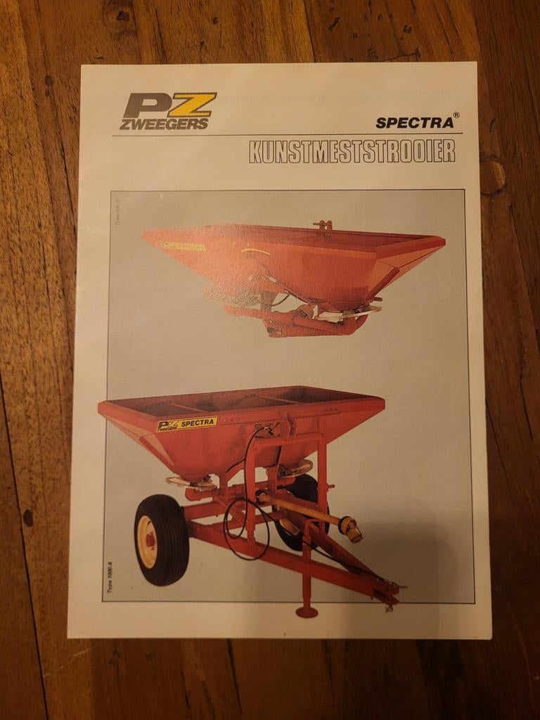Tractor folder PZ zweegers SPECTRA strooiers, Ophalen of Verzenden, Zo goed als nieuw