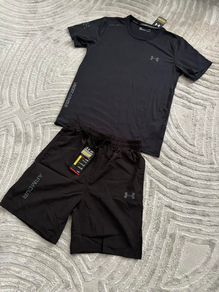 Under Armour SETJES, Kleding | Heren, Heren-kledingpakketten, Zo goed als nieuw, Overige maten, Ophalen of Verzenden
