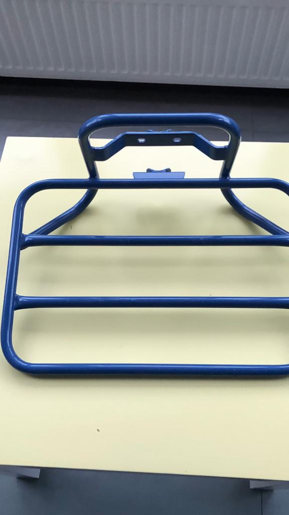 Blauwe fiets voordrager met bijpassende krat, Ophalen, Zo goed als nieuw