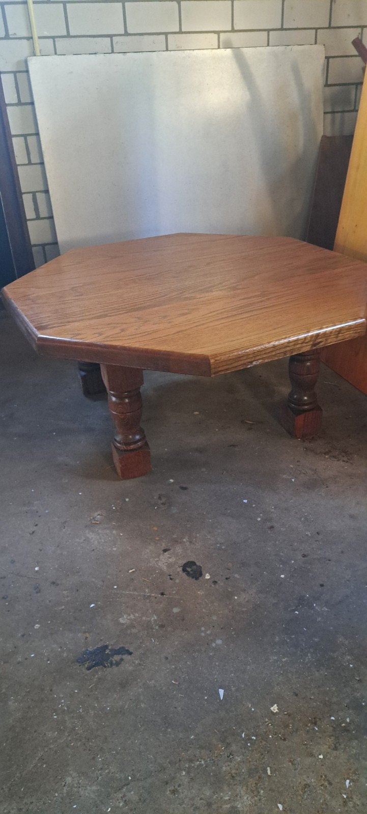 8-hoekige eikenhouten salontafel - 45 cm hoog, 105 cm Ø, Ophalen, Gebruikt, Eikenhout, Overige vormen