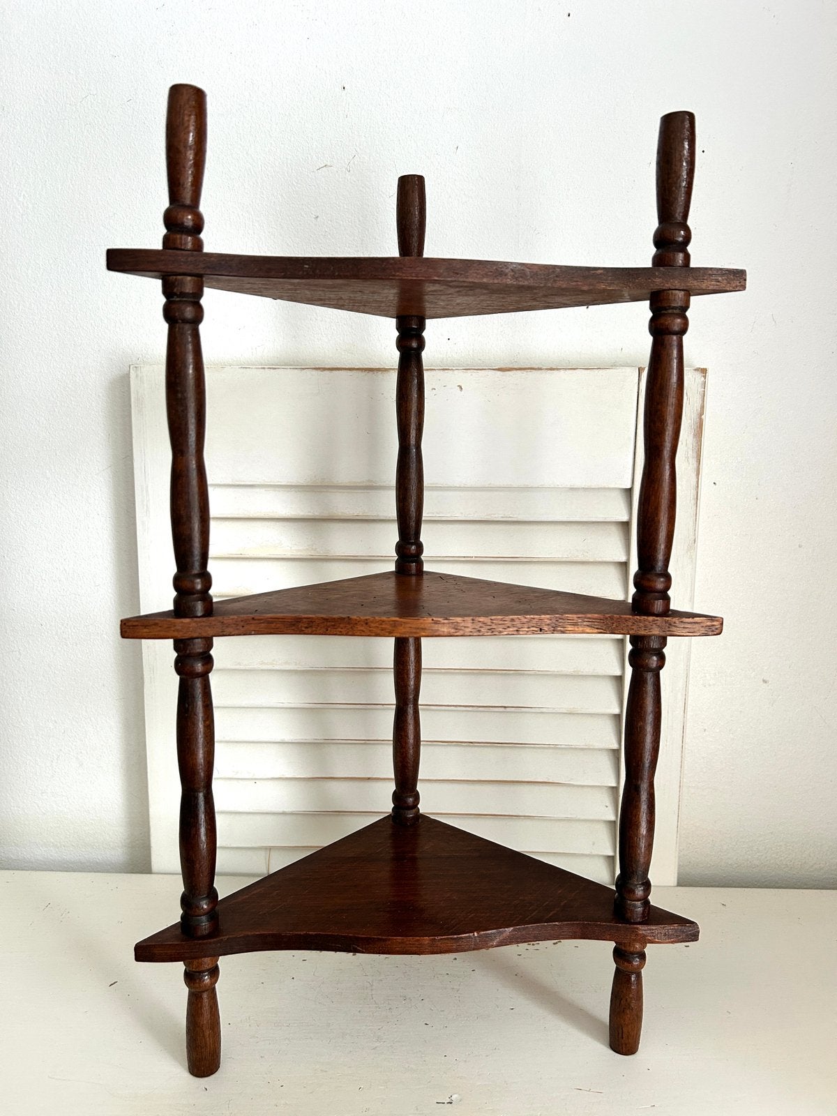Antiek houten hoek etagere hangen of staan 48 cm, Antiek en Kunst, Ophalen