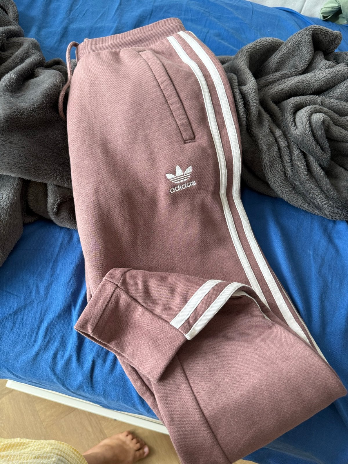 Adidas joggingbroek, maat XS, roze, Kleding | Dames, Ophalen of Verzenden, Zo goed als nieuw, Roze, Maat 34 (XS) of kleiner